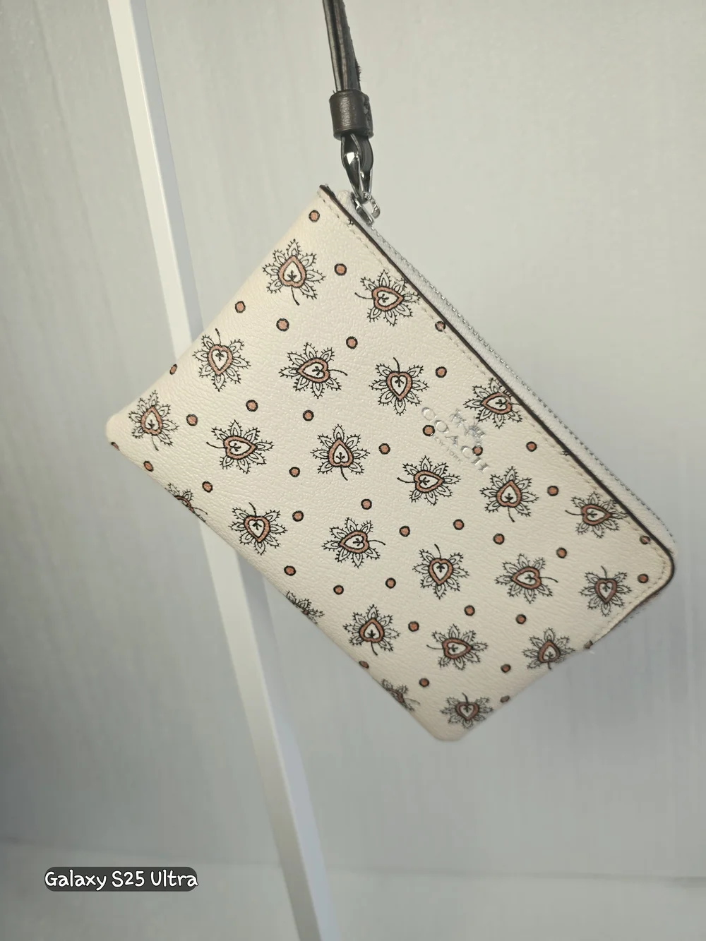 Coach Forest Bud Corner Zip Wristlet Canvas Heart Floral F13315 Pristine